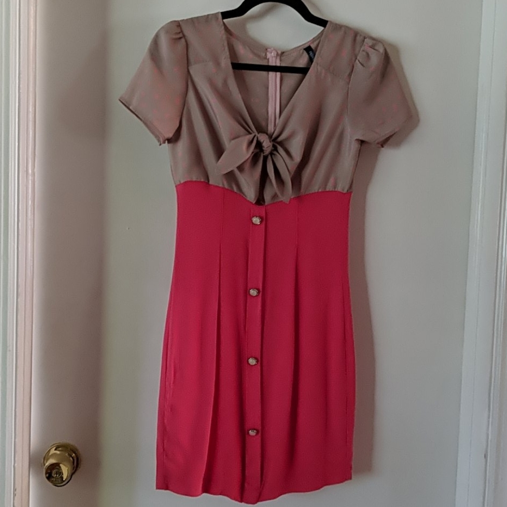 Peppermint coral/taupe dress with tie